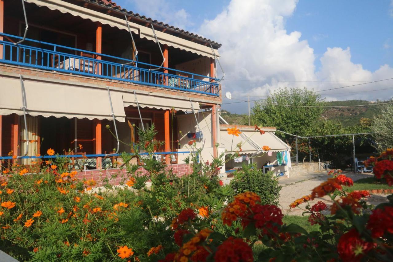 Guesthouse Rondo Himare Exterior photo