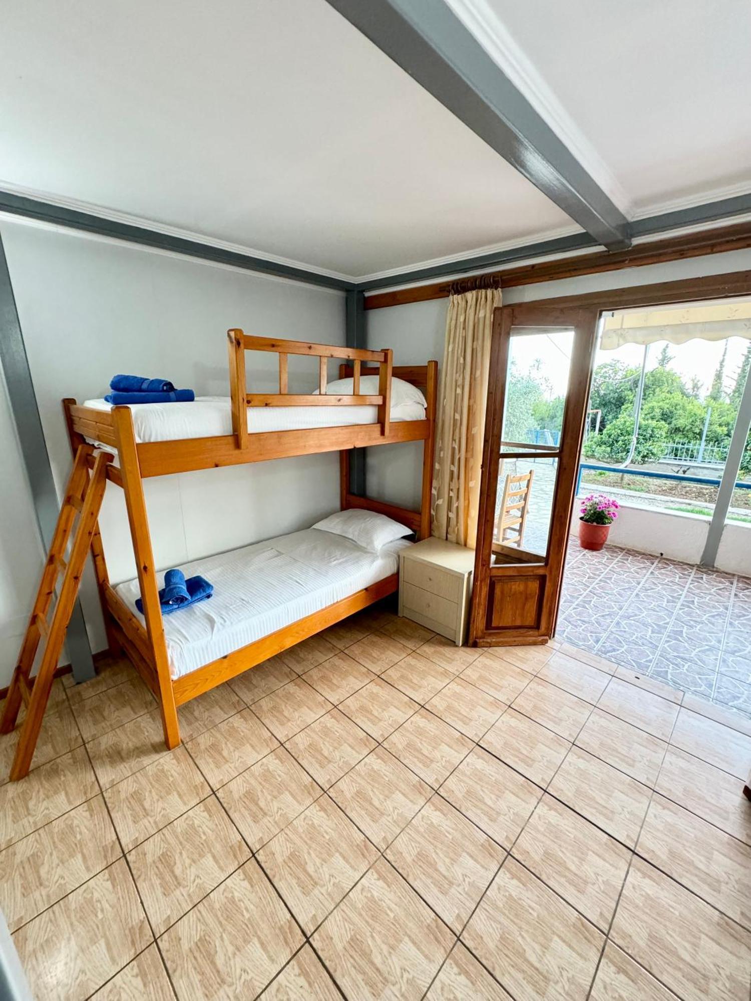 Guesthouse Rondo Himare Exterior photo